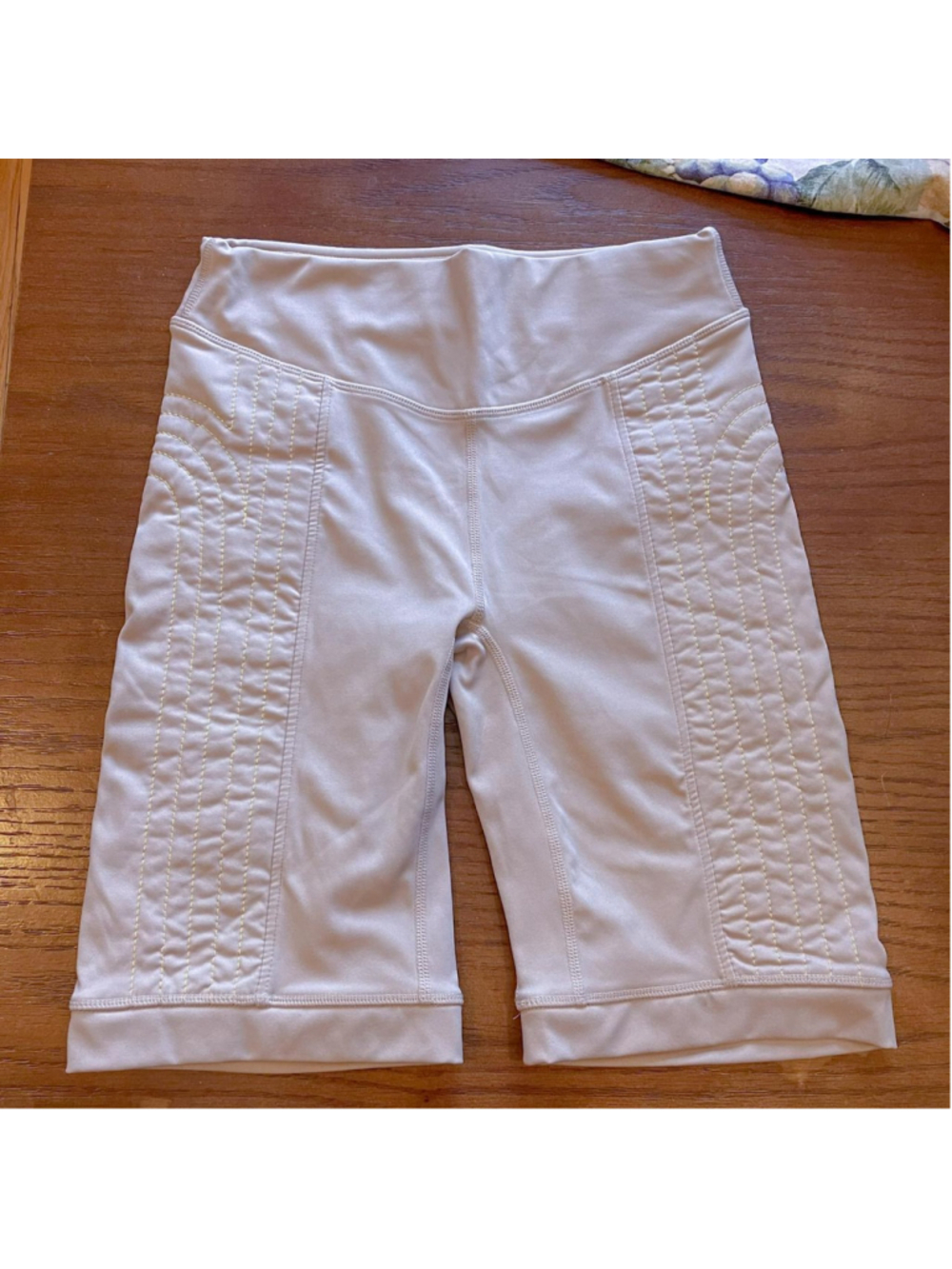 Fabletics Tan Ruched Panel Biker Shorts (Small)